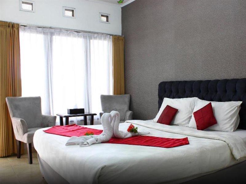 The Rizen Hotel Чисаруа Экстерьер фото