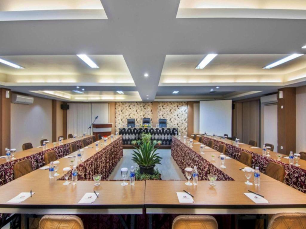 The Rizen Hotel Чисаруа Экстерьер фото