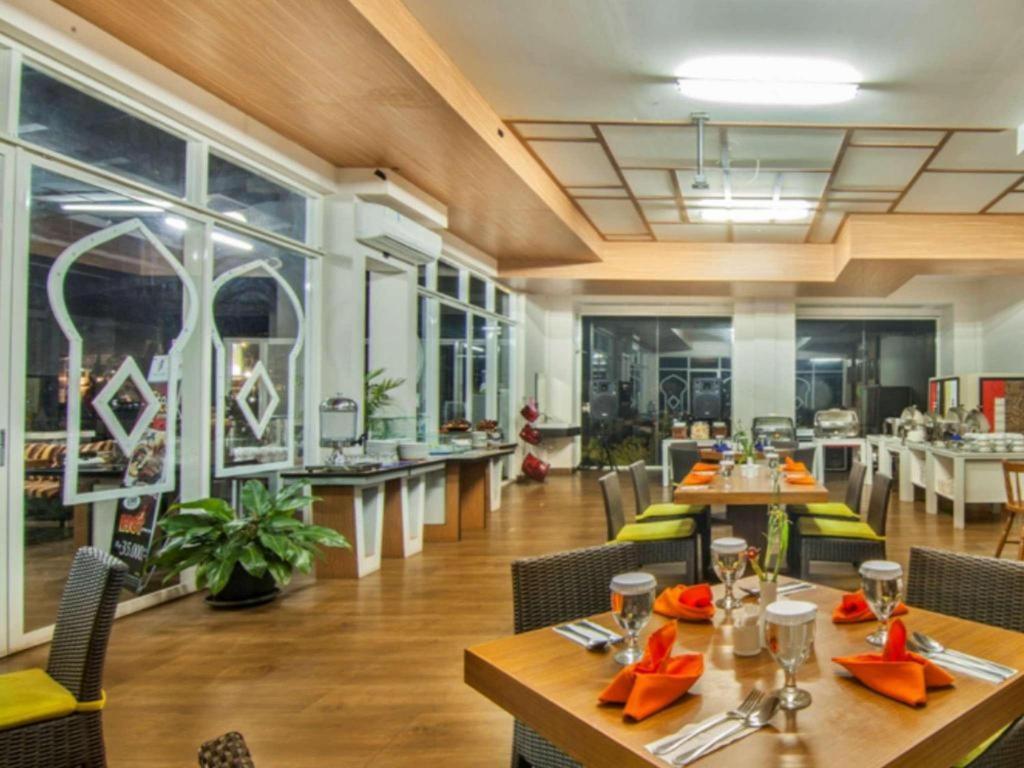 The Rizen Hotel Чисаруа Экстерьер фото