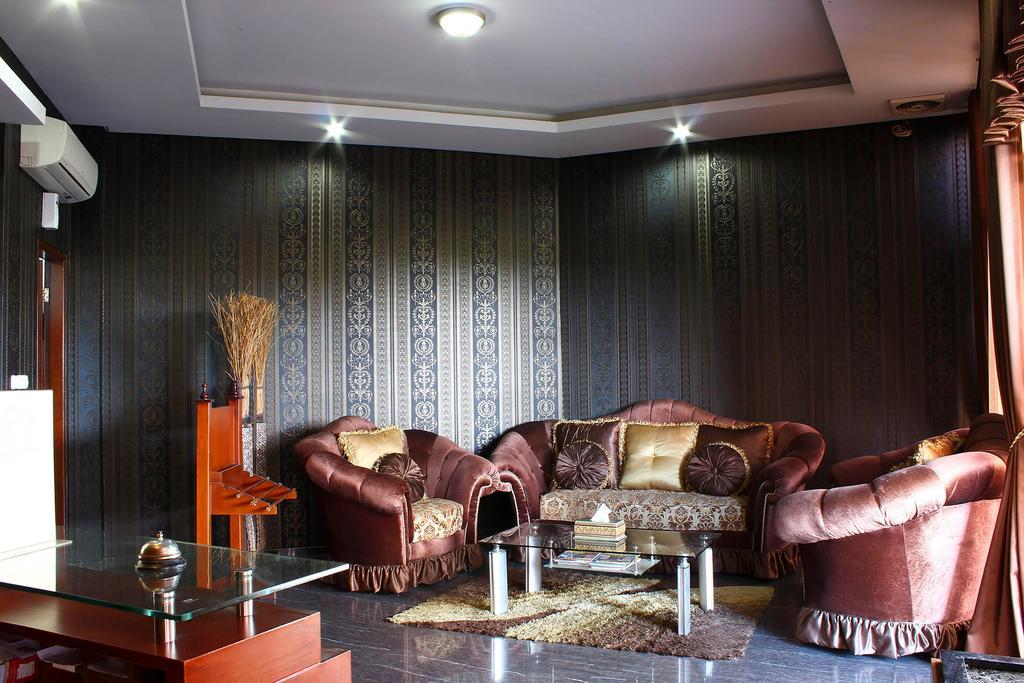The Rizen Hotel Чисаруа Экстерьер фото