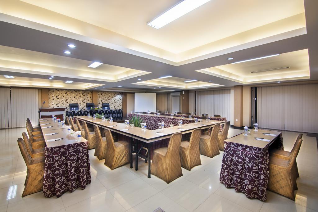 The Rizen Hotel Чисаруа Экстерьер фото